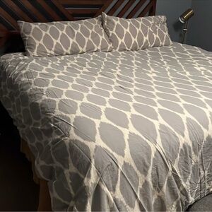 West Elm Gray Ikat Queen Duvet Cover & 2 Queen Pillow Shams